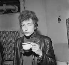 Bob Dylan having a cuppa